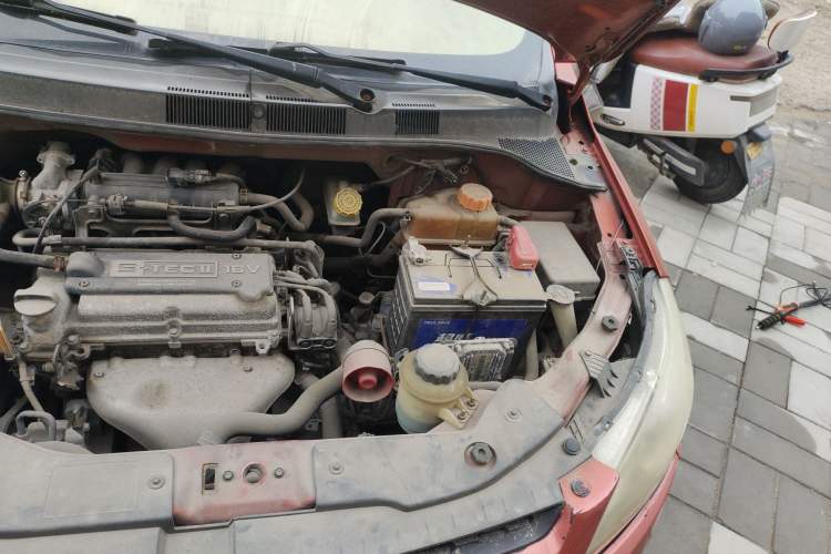 Used Chevrolet Sail 2010 Sedan 1.2L Manual Fashion Edition Engine Bay Left