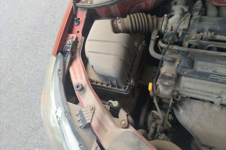 Used Chevrolet Sail 2010 Sedan 1.2L Manual Warm Edition Engine Bay Right