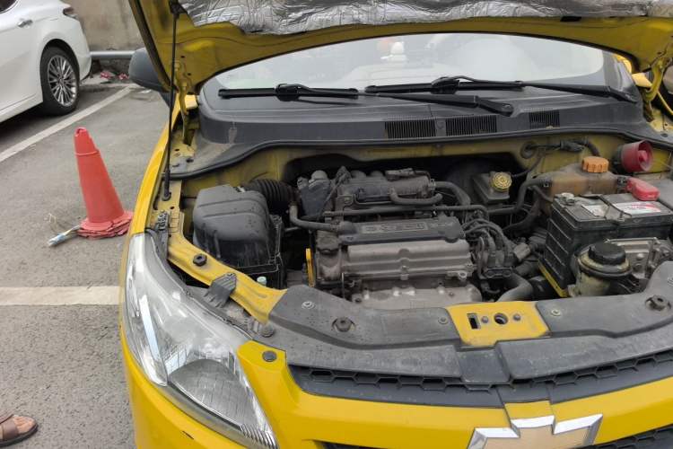 Used Chevrolet Sail 2010 Hatchback 1.2L AMT Ideal Edition Engine Bay Right