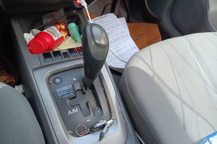 Used Chevrolet Sail 2010 Hatchback 1.4L AMT Elite Edition Gear Lever