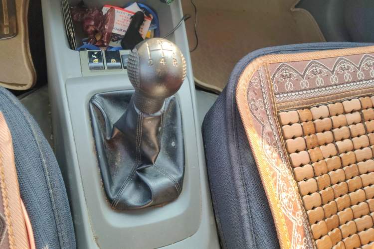 Used Chevrolet Sail 2010 Sedan 1.2L Manual Fashion Edition Gear Lever