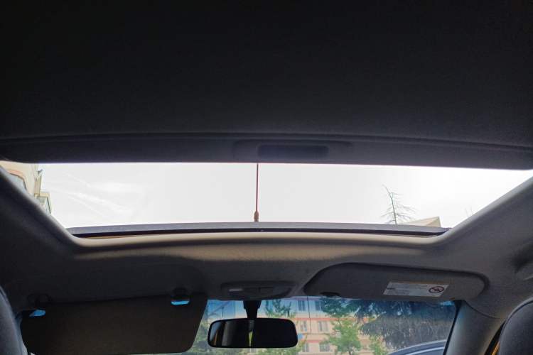 Used Chevrolet Sail 2010 Hatchback 1.4L AMT Elite Edition Headliner