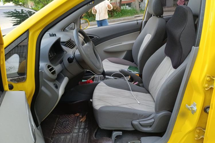 Used Chevrolet Sail 2010 Hatchback 1.4L AMT Elite Edition Left Front Seat