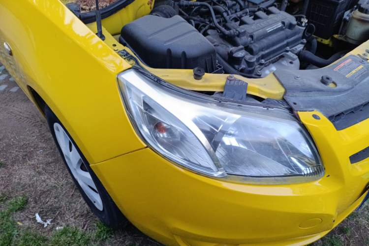Used Chevrolet Sail 2010 Hatchback 1.4L AMT Elite Edition Right Front Headlight