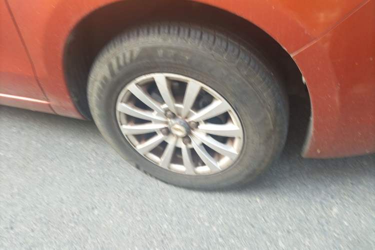 Used Chevrolet Sail 2010 Sedan 1.2L Manual Warm Edition Right Front Wheel Hub