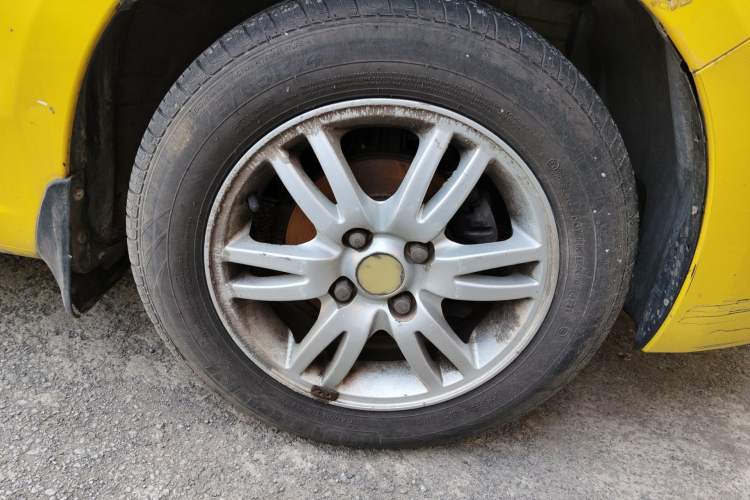 Used Chevrolet Sail 2010 Hatchback 1.2L Manual Warm Edition Right Front Wheel Hub