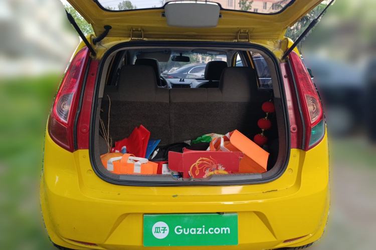 Used Chevrolet Sail 2010 Hatchback 1.4L AMT Elite Edition Trunk