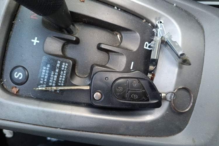 Used Chevrolet Sail 2010 Hatchback 1.4L AMT Elite Edition Vehicle Key