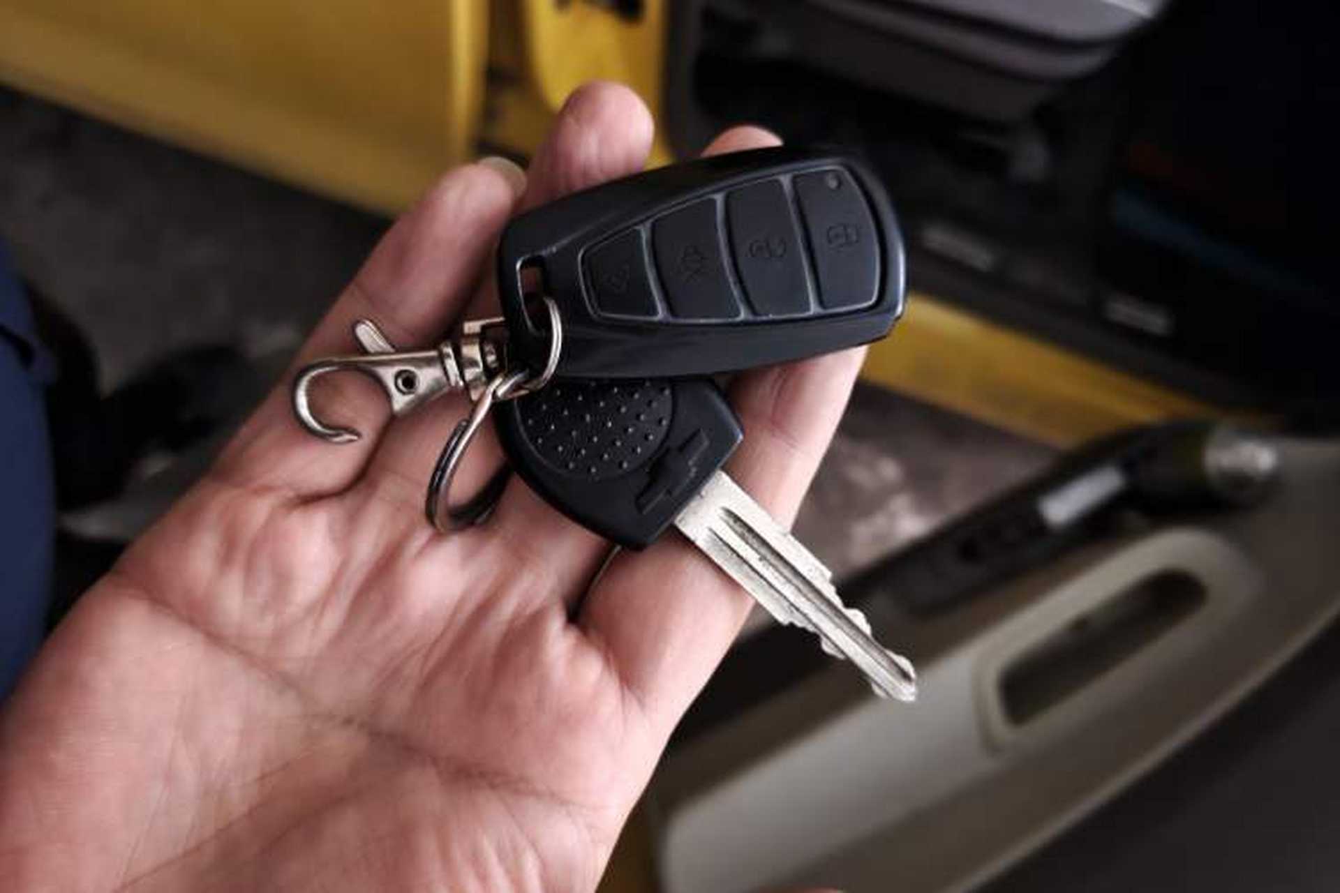 Used Chevrolet Sail 2010 Hatchback 1.4L AMT Elite Edition Vehicle Key