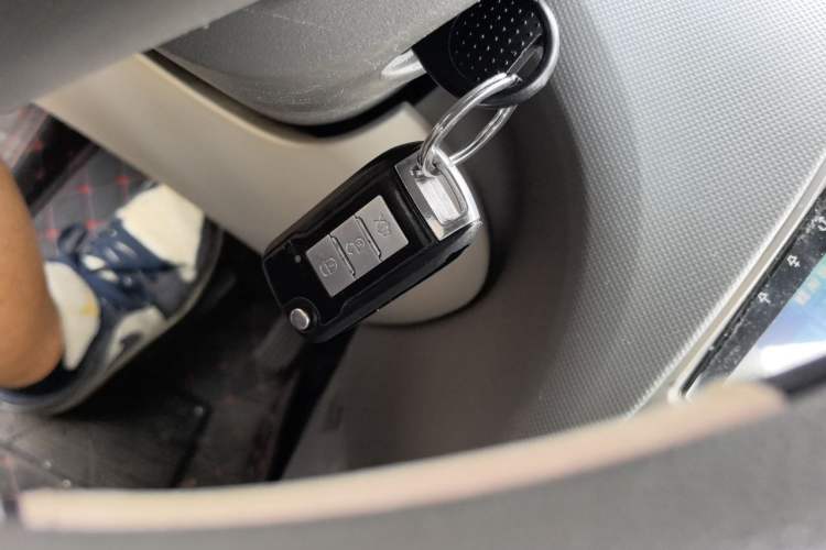 Used Chevrolet Sail 2010 Hatchback 1.2L AMT Ideal Edition Vehicle Key