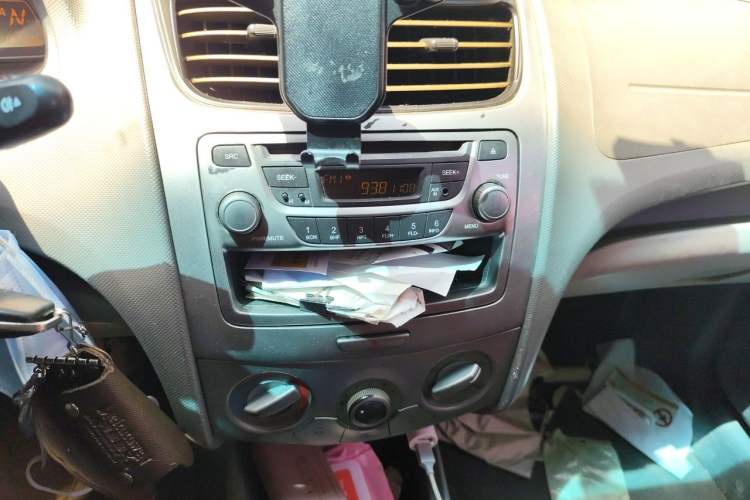Used Chevrolet Sail 2011 Sedan 1.4L AMT Happiness Edition Audio And AC Panel