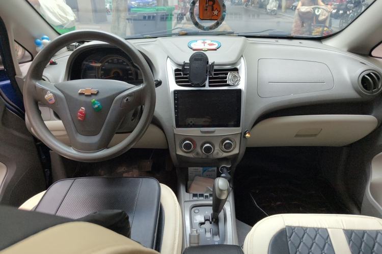 Used Chevrolet Sail 2011 Sedan 1.4L AMT Happiness Edition Center Console