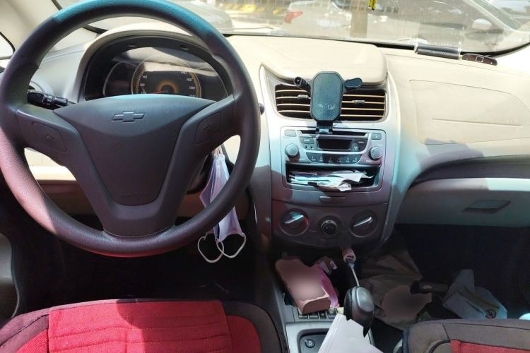 Used Chevrolet Sail 2011 Sedan 1.4L AMT Happiness Edition Center Console