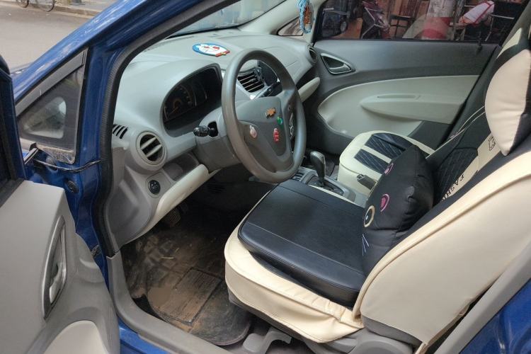 Used Chevrolet Sail 2011 Sedan 1.4L AMT Happiness Edition Driver Seat