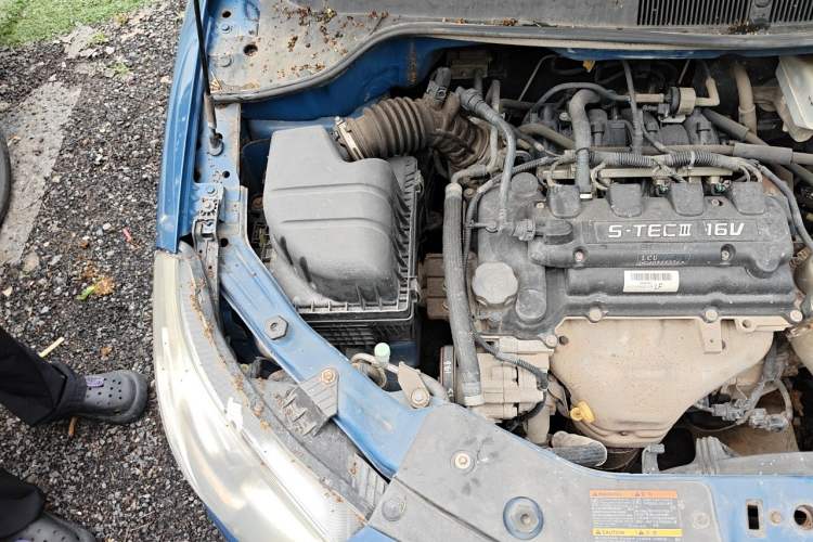 Used Chevrolet Sail 2011 Sedan 1.4L Manual Happiness Edition Engine Bay Right