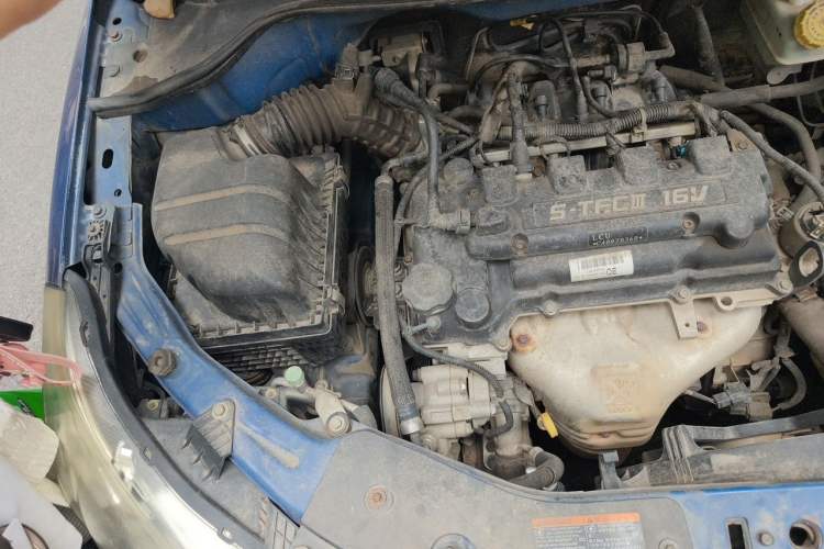Used Chevrolet Sail 2011 Sedan 1.4L AMT Happiness Edition Engine Bay Right