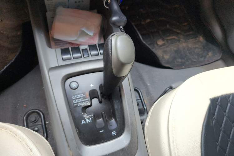 Used Chevrolet Sail 2011 Sedan 1.4L AMT Happiness Edition Gear Lever