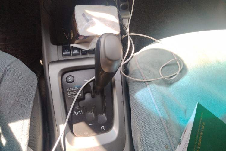 Used Chevrolet Sail 2011 Sedan 1.4L AMT Happiness Edition Gear Lever