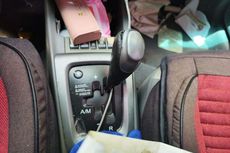 Used Chevrolet Sail 2011 Sedan 1.4L AMT Happiness Edition Gear Lever