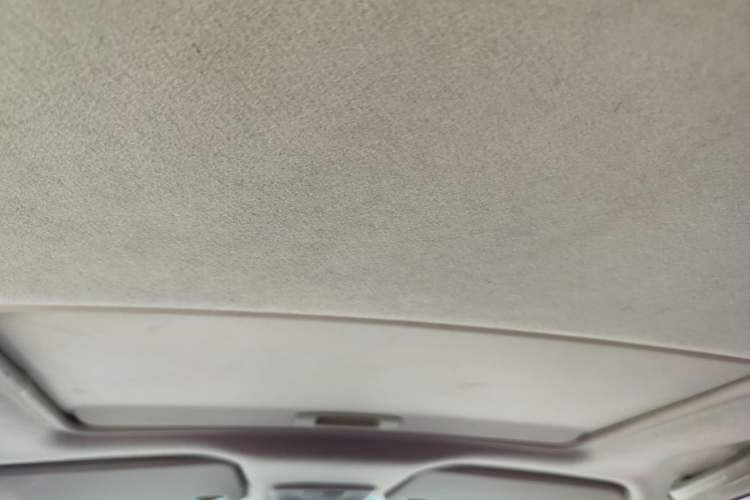 Used Chevrolet Sail 2011 Sedan 1.4L AMT Happiness Edition Headliner