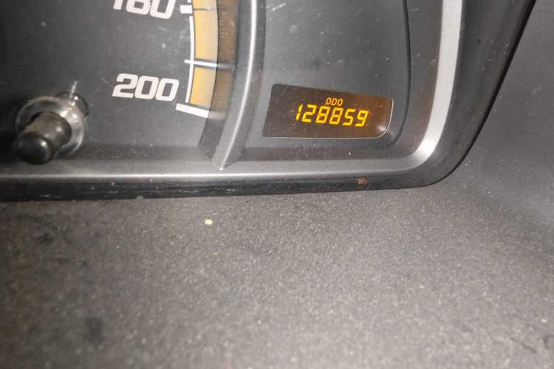 Used Chevrolet Sail 2011 Sedan 1.4L Manual Happiness Edition Odometer Close Up