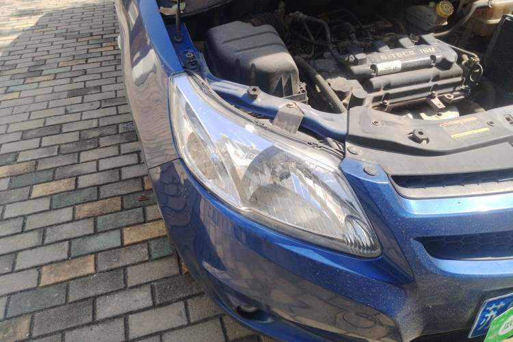 Used Chevrolet Sail 2011 Sedan 1.4L AMT Happiness Edition Right Front Headlight