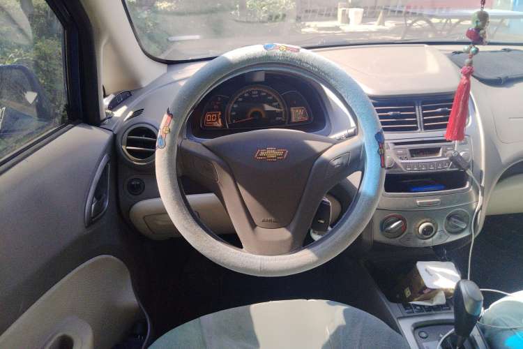 Used Chevrolet Sail 2011 Sedan 1.4L AMT Happiness Edition Steering Wheel