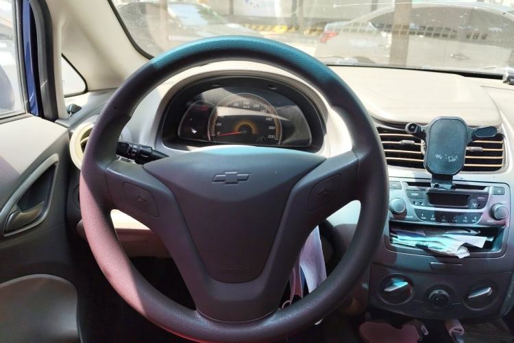 Used Chevrolet Sail 2011 Sedan 1.4L AMT Happiness Edition Steering Wheel