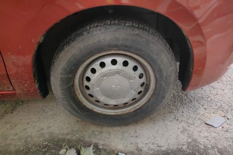 Used Chevrolet Sail 2011 Sedan 1.4L Manual Happiness Edition Right Front Wheel Hub