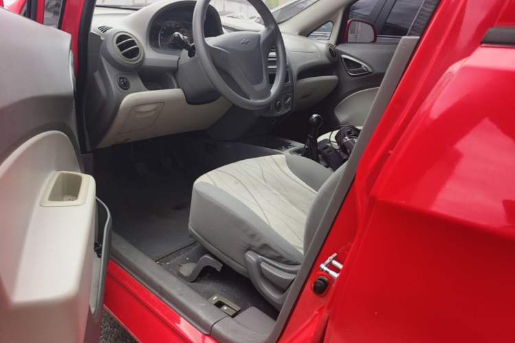 Used Chevrolet Sail 2011 Sedan 1.4L Manual Happiness Edition Driver Seat