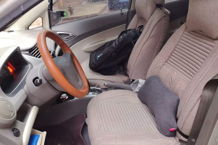 Used Chevrolet Sail 2011 Sedan 1.4L AMT Happiness Edition Left Front Seat