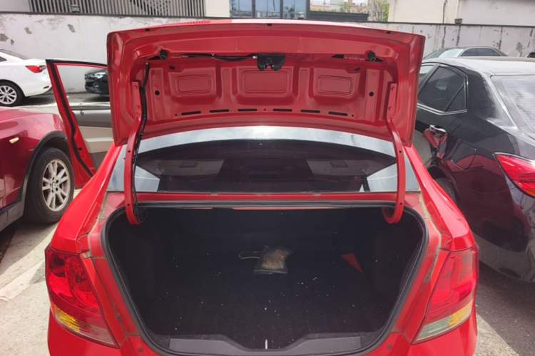 Used Chevrolet Sail 2011 Sedan 1.4L Manual Happiness Edition Trunk