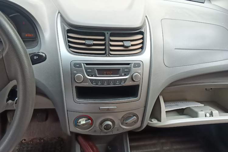 Used Chevrolet Sail 2011 Sedan 1.4L Manual Happiness Edition Audio And AC Panel