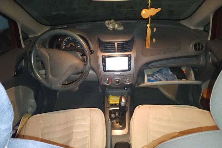 Used Chevrolet Sail 2011 Hatchback 1.4L AMT Happiness Edition Center Console