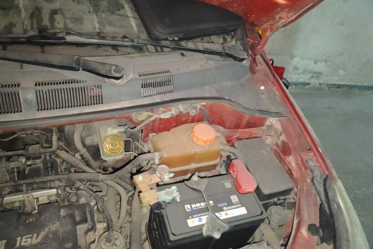 Used Chevrolet Sail 2011 Hatchback 1.4L AMT Happiness Edition Engine Bay Left