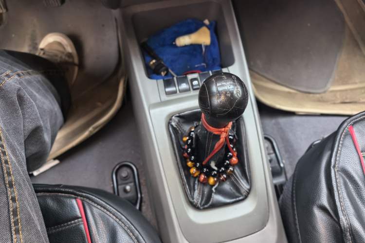 Used Chevrolet Sail 2011 Sedan 1.4L Manual Happiness Edition Gear Lever