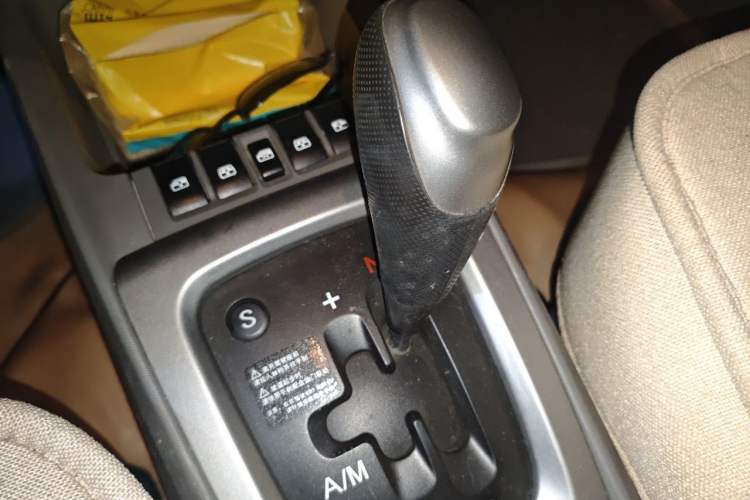 Used Chevrolet Sail 2011 Hatchback 1.4L AMT Happiness Edition Gear Lever