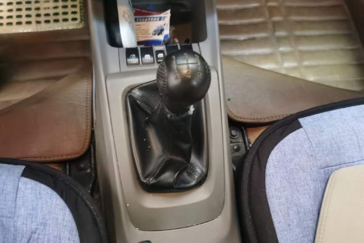 Used Chevrolet Sail 2011 Sedan 1.4L Manual Happiness Edition Gear Lever
