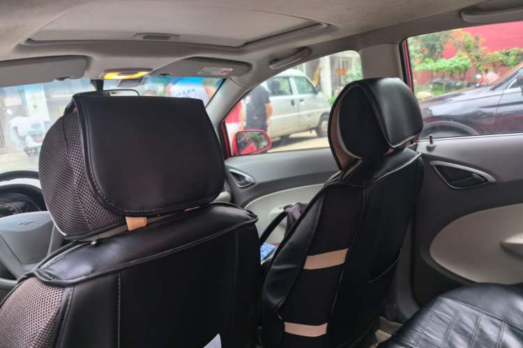 Used Chevrolet Sail 2011 Sedan 1.4L Manual Happiness Edition Headliner