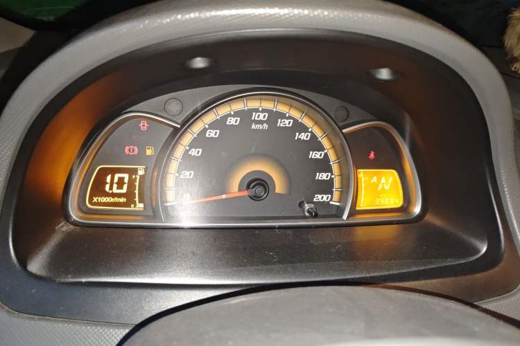Used Chevrolet Sail 2011 Hatchback 1.4L AMT Happiness Edition Instrument Cluster