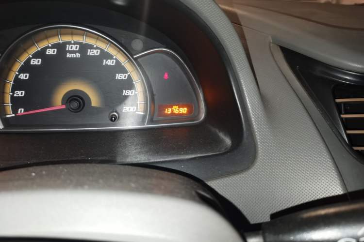 Used Chevrolet Sail 2011 Sedan 1.4L Manual Happiness Edition Odometer Close Up