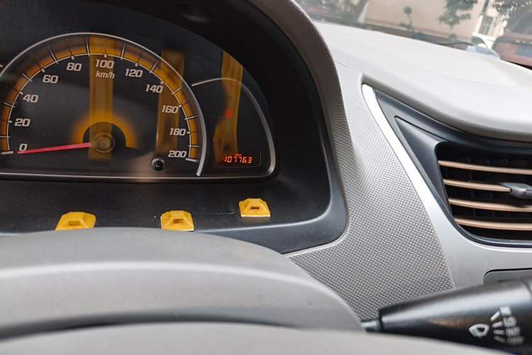 Used Chevrolet Sail 2011 Sedan 1.4L Manual Happiness Edition Odometer Close Up