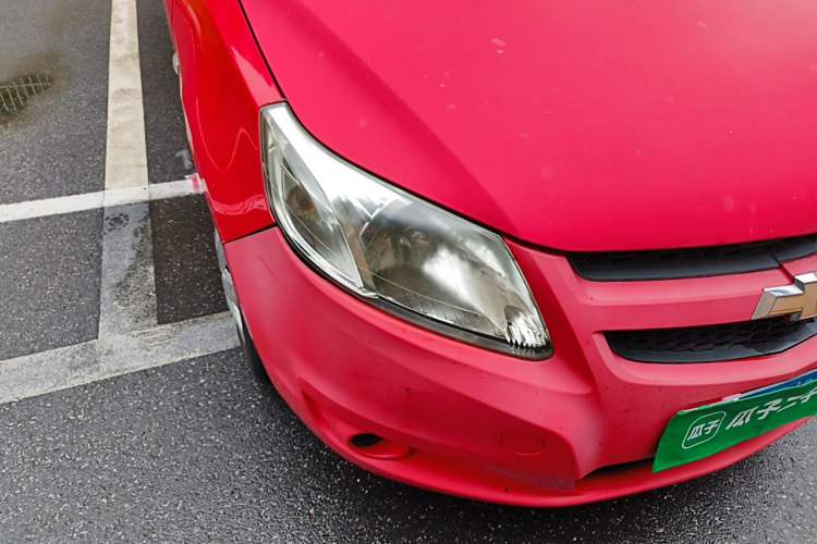 Used Chevrolet Sail 2011 Sedan 1.4L Manual Happiness Edition Right Front Headlight