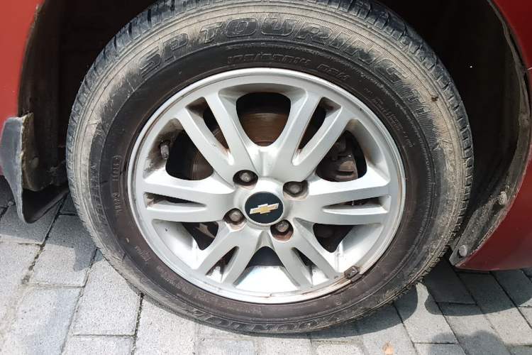 Used Chevrolet Sail 2011 Sedan 1.4L Manual Happiness Edition Right Front Wheel Hub