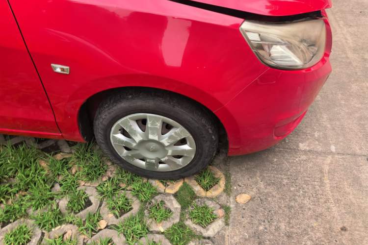 Used Chevrolet Sail 2011 Sedan 1.4L Manual Happiness Edition Right Front Wheel Hub