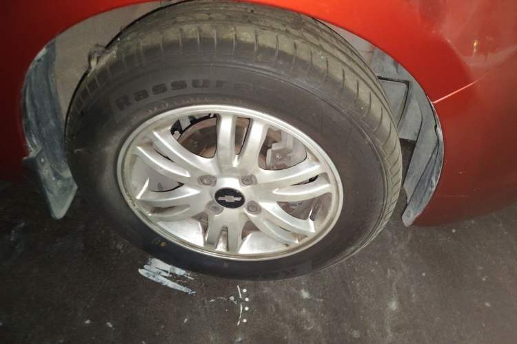 Used Chevrolet Sail 2011 Hatchback 1.4L AMT Happiness Edition Right Front Wheel Hub