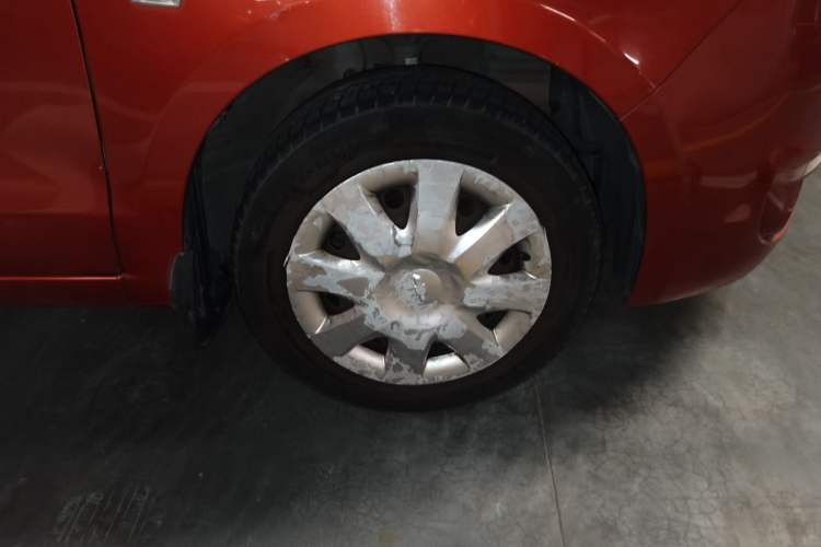 Used Chevrolet Sail 2011 Sedan 1.4L Manual Happiness Edition Right Front Wheel Hub