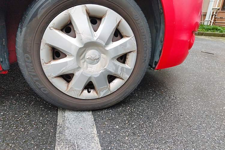 Used Chevrolet Sail 2011 Sedan 1.4L Manual Happiness Edition Right Front Wheel Hub