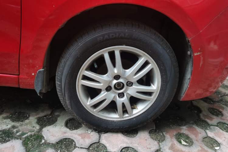 Used Chevrolet Sail 2011 Sedan 1.4L Manual Happiness Edition Right Front Wheel Hub