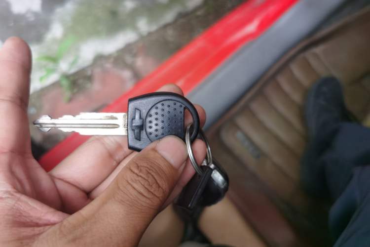 Used Chevrolet Sail 2011 Sedan 1.4L Manual Happiness Edition Vehicle Key